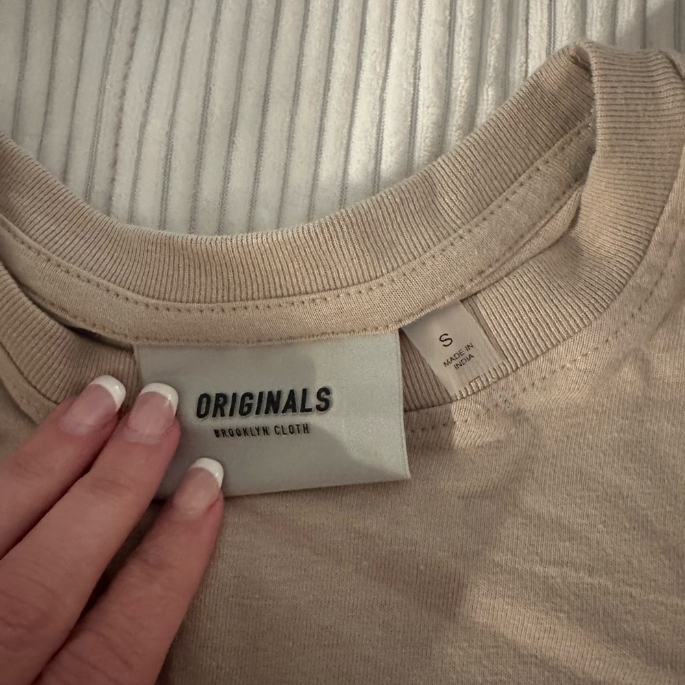 TEE Shirt - Picture 2 of 3